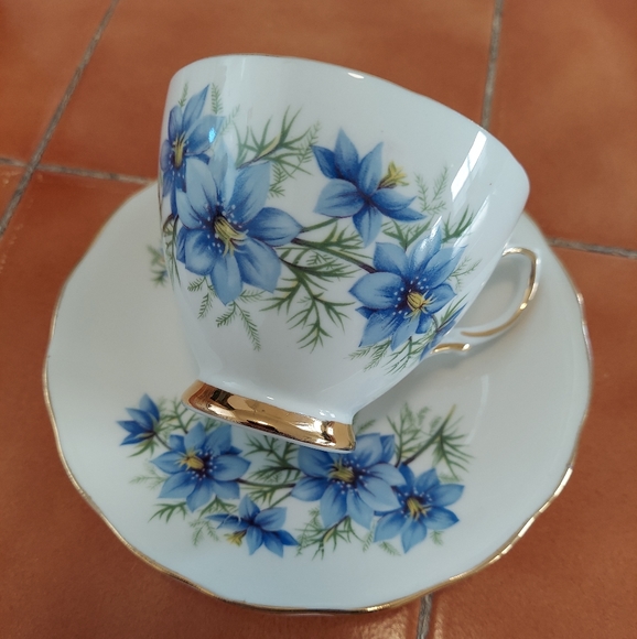 Colclough England Tea Cup & Saucer - Picture 4 of 11